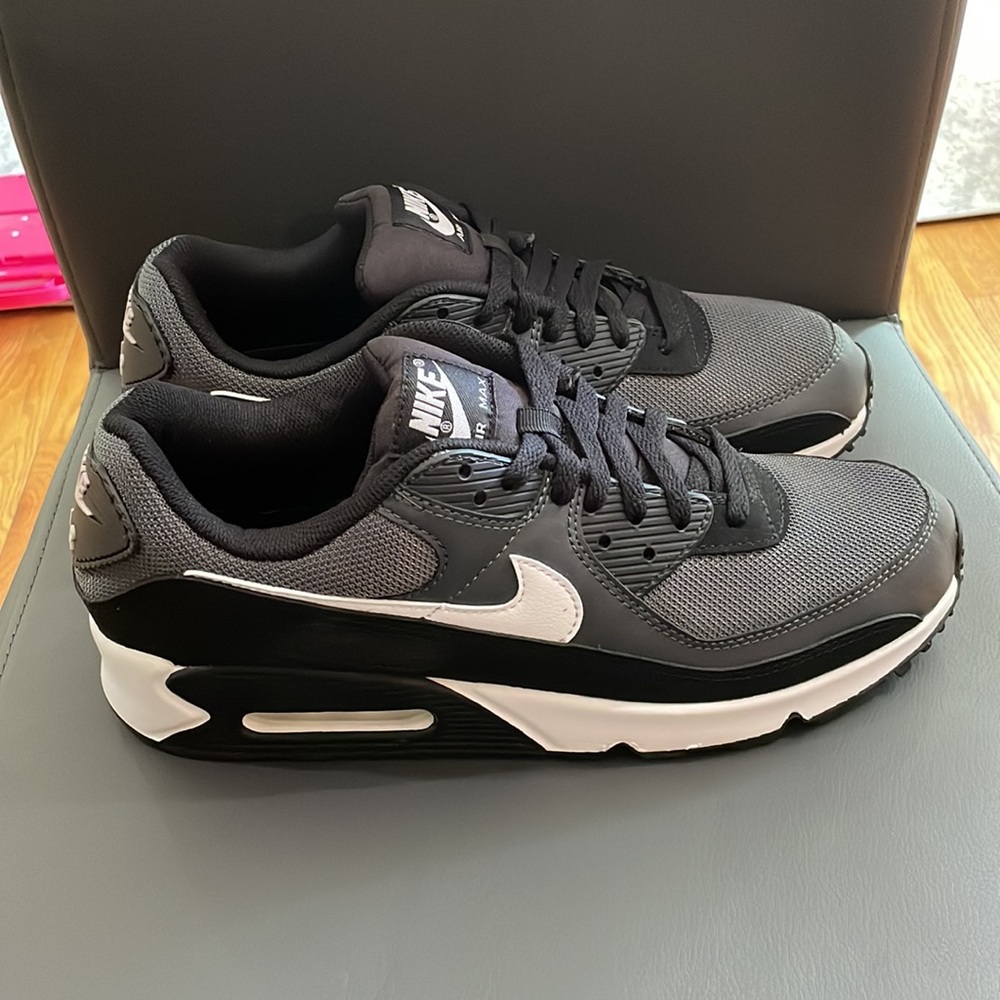 Nike Air Max 90’s mens size 12 in Black with white trimming